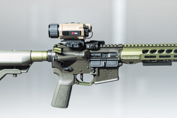 RH25V2 Mounted as a dedicated weapon sight with the AC36 and AC52 moun Rh25v2 mounted as a dedicated weapon sight with the ac36 and ac52 moun